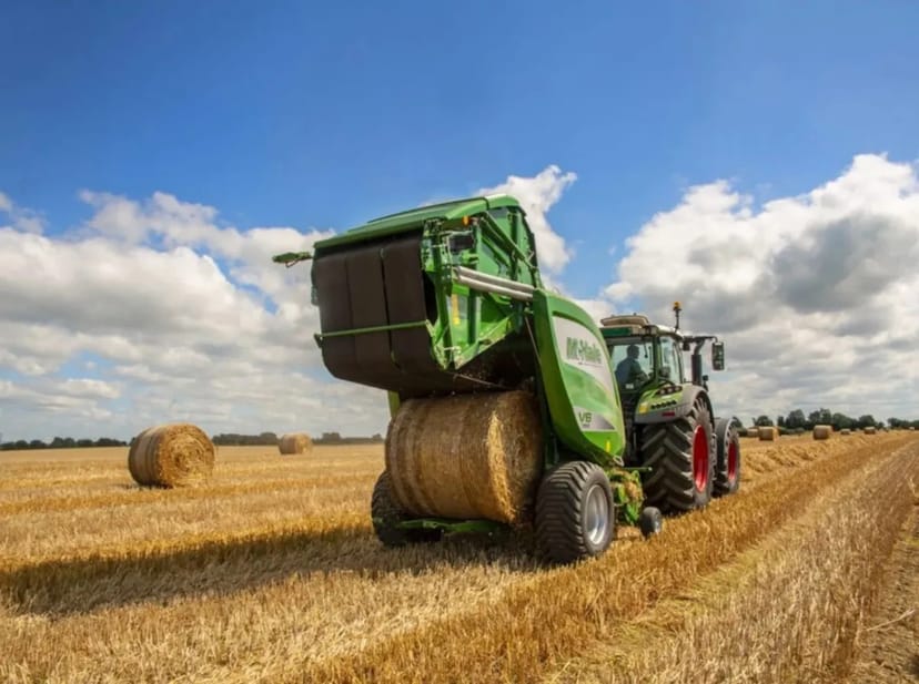 Прес-підбирач McHale V6750 для сезонного збирання та заготівлі кормів