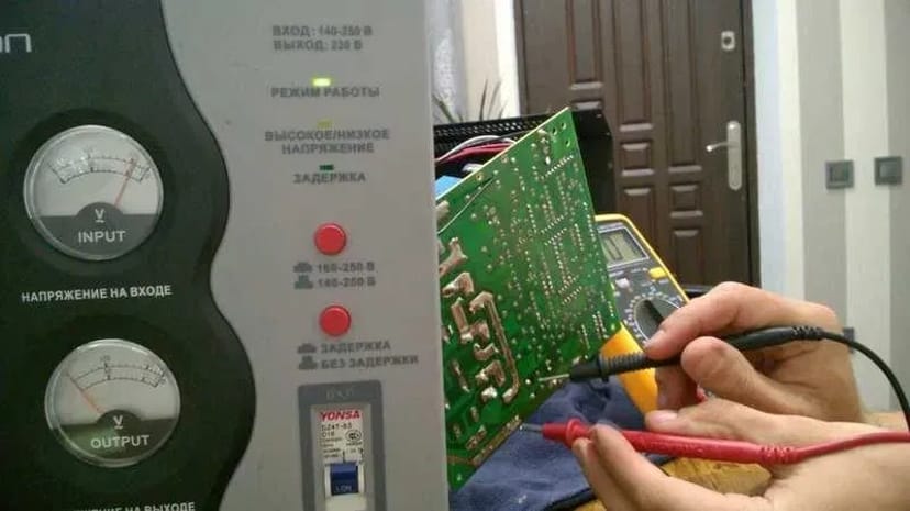 Ремонт стабілізаторів напруги, блоків живлення, сонячних інверторів.