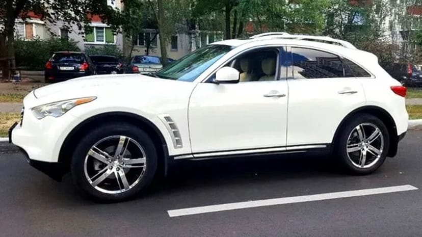 236 Позашляховик на весілля Infiniti FX35 біла