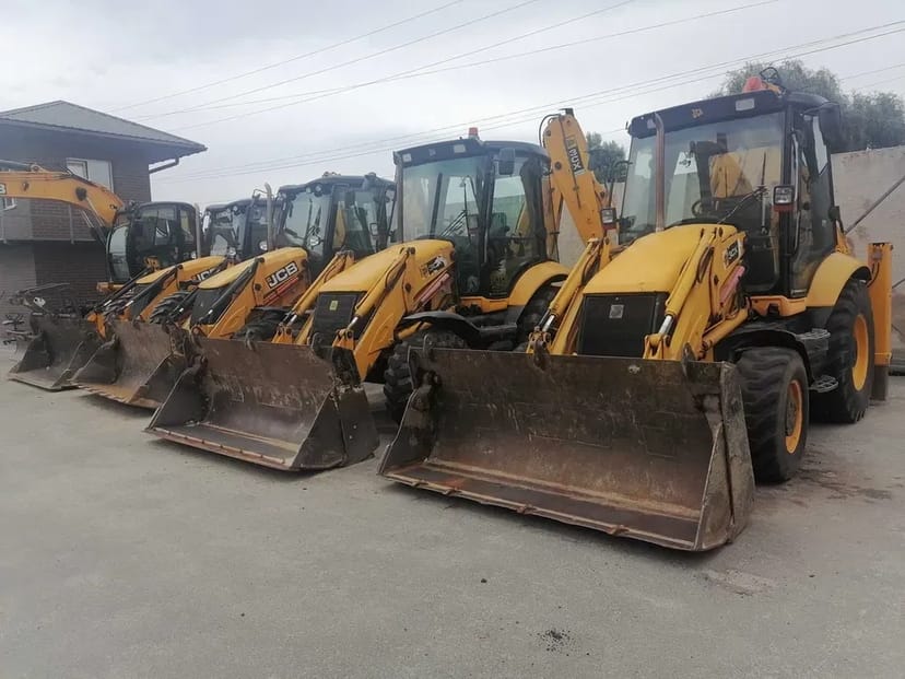 Екскаватор-навантажувач JCB 3CX Бровари