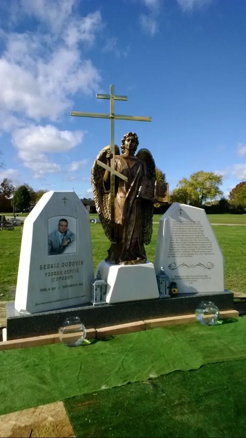 Послуги скульптора якій створює унікальні скульптури з природнього каменю під замовлення