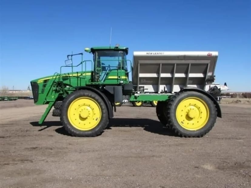 Самохідний обприскувач John Deere R4045