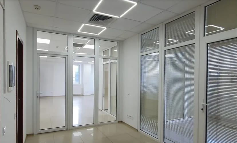 Офісне приміщення на вул. Королеви Єлизавети ІІ 7, приміщень - 5, поверх - 7