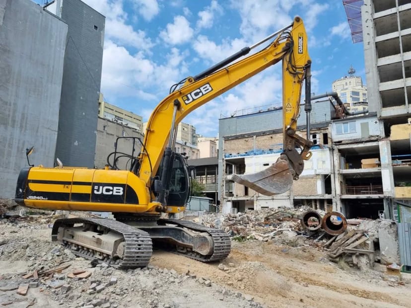 Екскаватор гусеничний - JCB JS 210