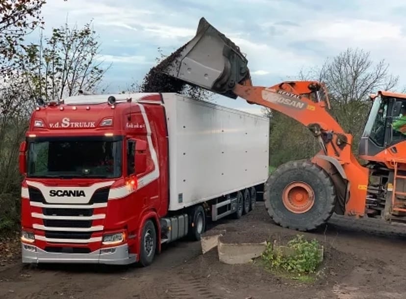Транспортні перевезення самоскидом зерновозом у країни Європи Німеччина Франція Бельгія Нідерланди Чехія Словаччина від 1€ кілометр