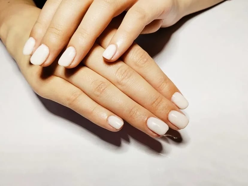 Манікюр та нарощування нігтів.Недорого