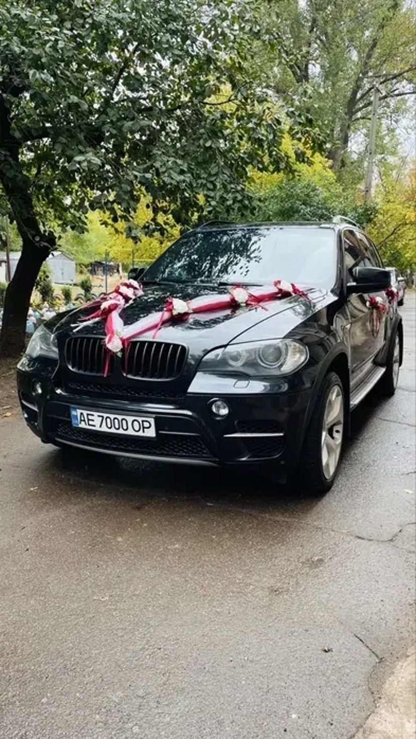 Автомобіль з водієм