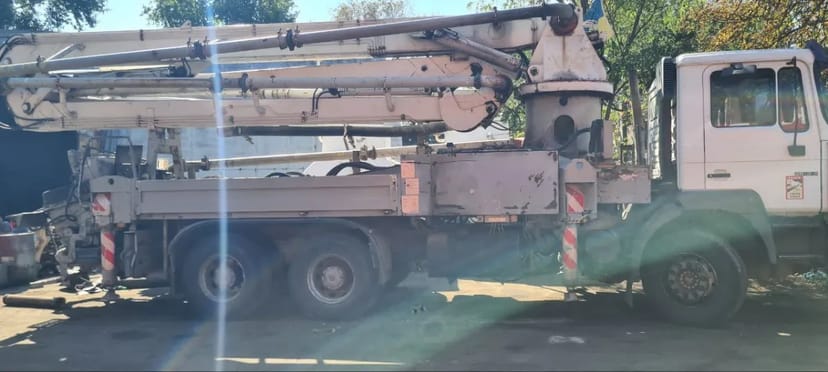 Автобетононасос довжина автостріли 32 м. (90-120 м3/год), Мін. замовлення: 2 години роботи.