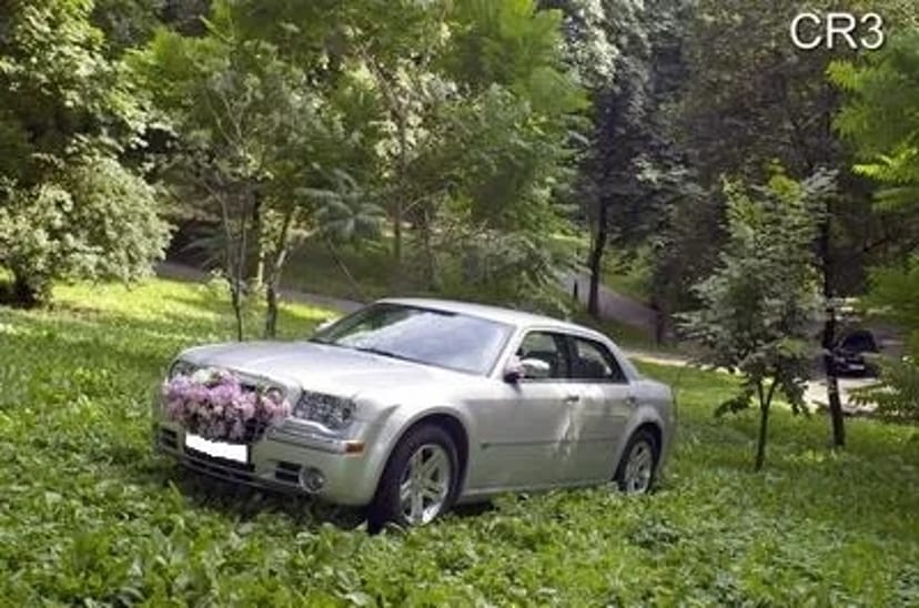 138 Авто на весілля Chrysler 300C сріблястий замовити на весілля