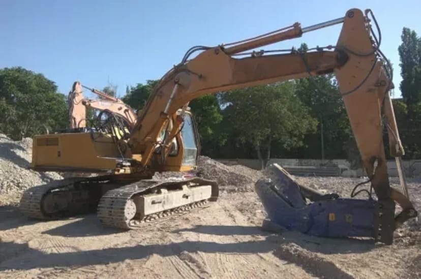 Гусеничний екскаватор Liebherr 932