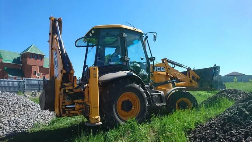 Послуги екскаватора-навантажувача/трактора JCB 3CX.