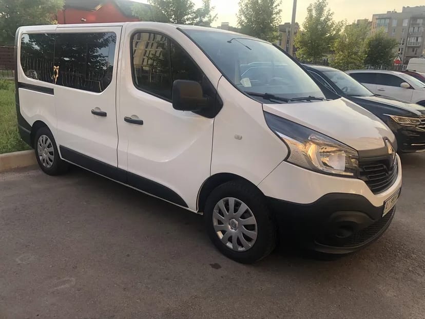 Мікроавтобус Renault Traffic