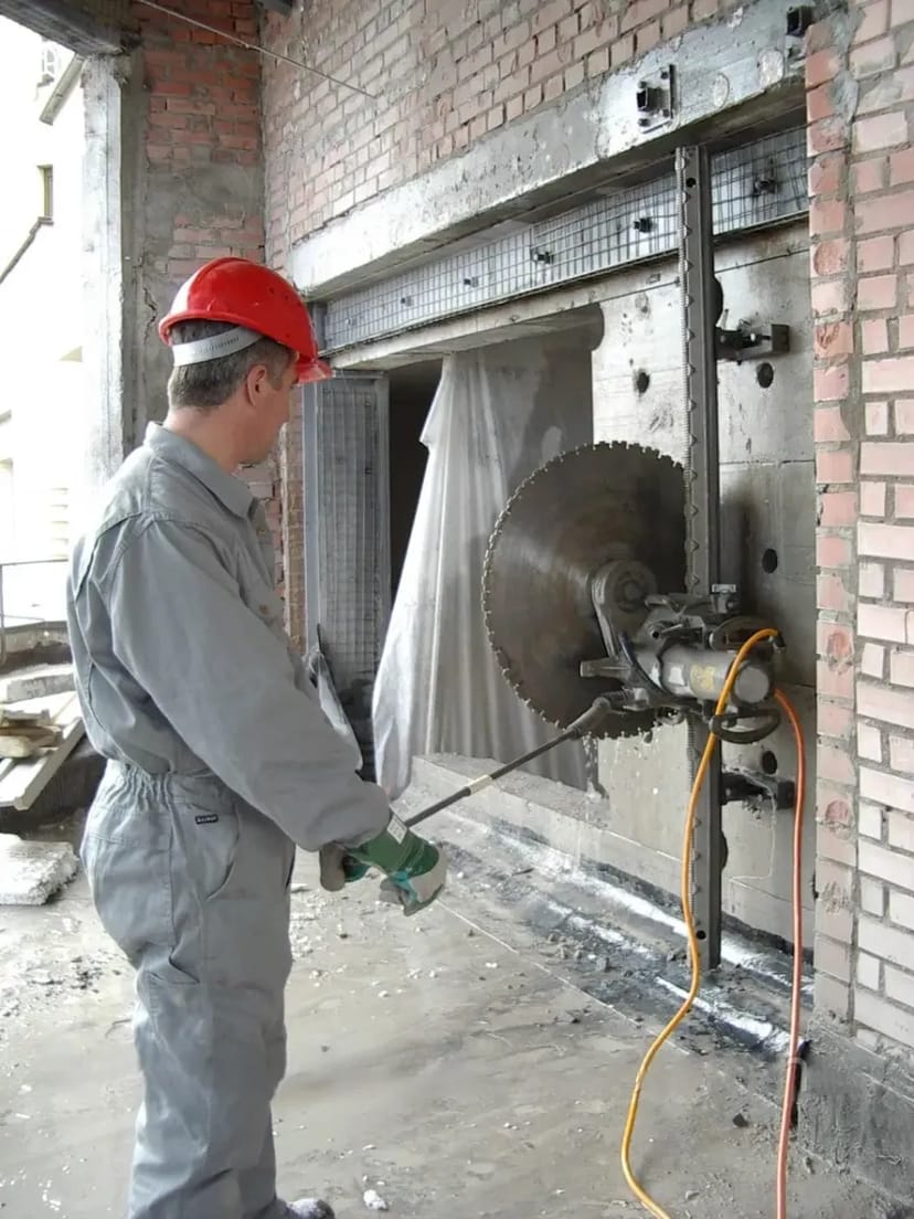 Алмазне різання прорізів