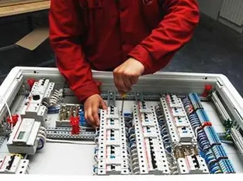 Зборка електротехнічних щитів і шаф автоматики