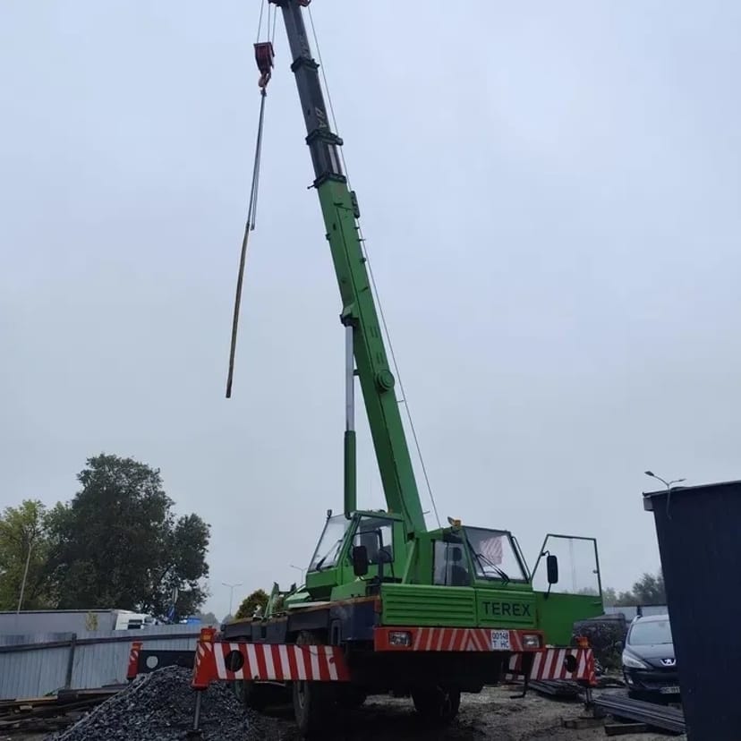 Послуги Автокрана 35 тонн, Стріла 31 метр: Монтажні та Будівельні Роботи Будь-якої Складності!