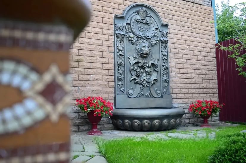 Фонтан пристенний з склопластику