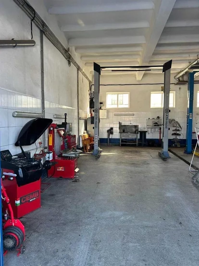 Діюче СТО з обладнанням чекає на майстрів (м. Долина)