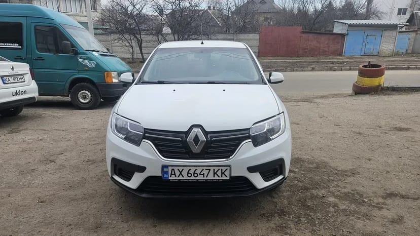 Автомобіль під таксі або для особистих цілей.