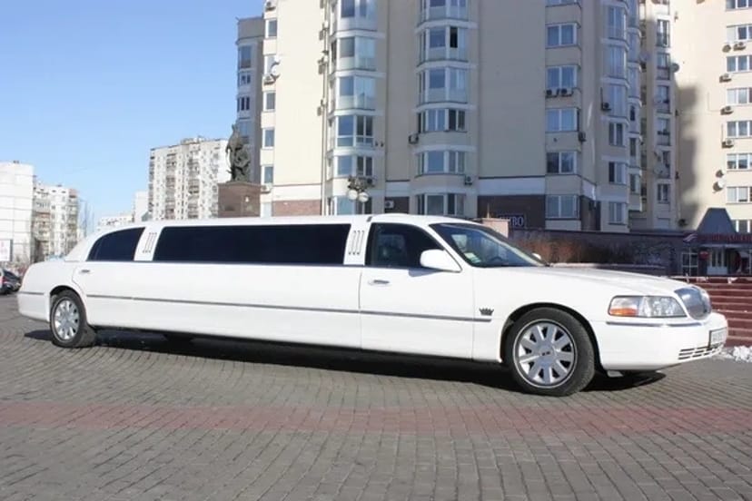 044 Лімузин на веcілля Lincoln Town Car 120 NEW