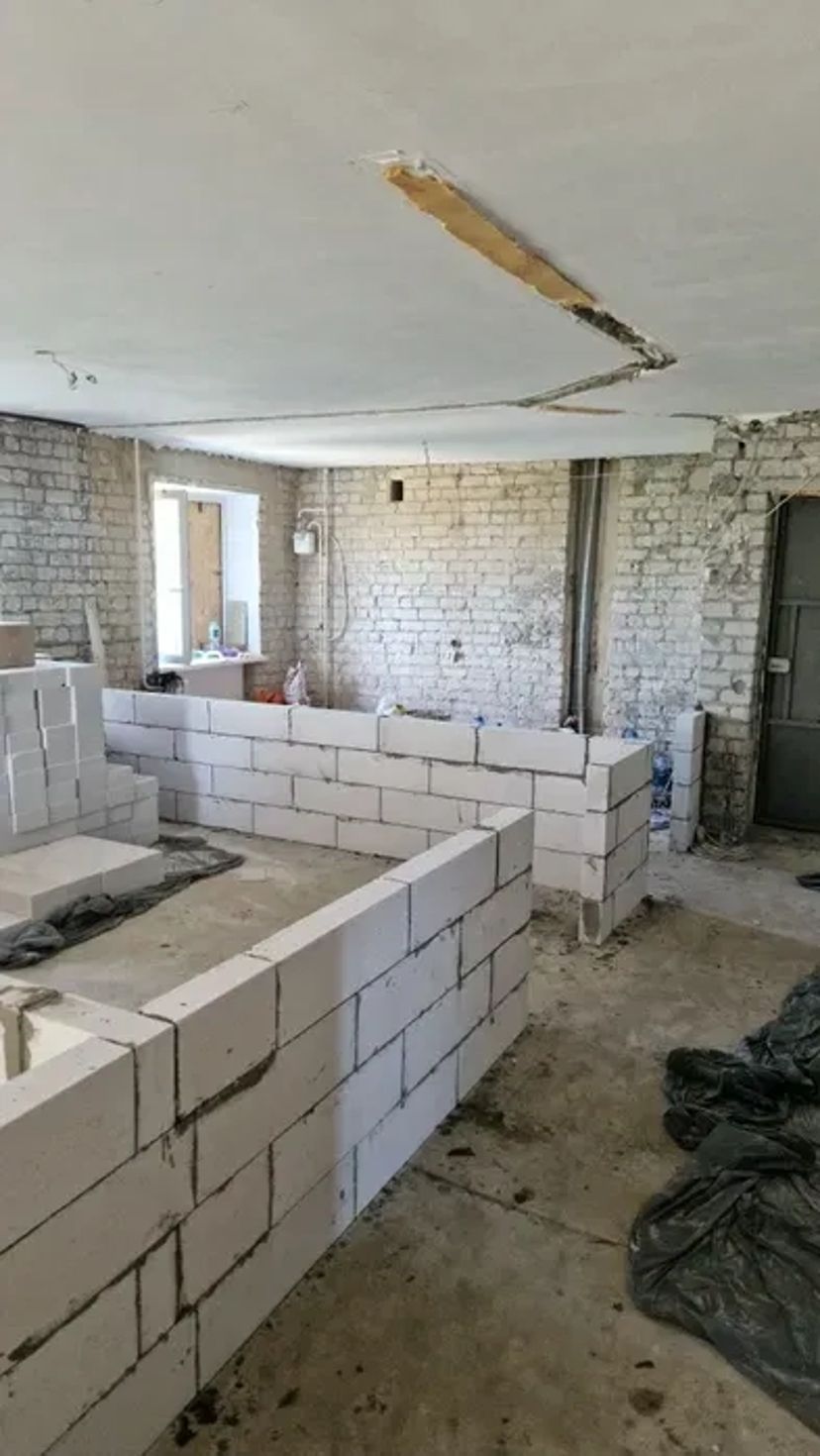 Будівельні роботи. Демонтаж. Штукатурка. Стяжка. Гипсовка. Електромонтаж.