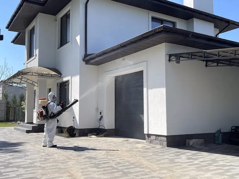 Обробка участків від комарів,павуків,кліщів тощо.