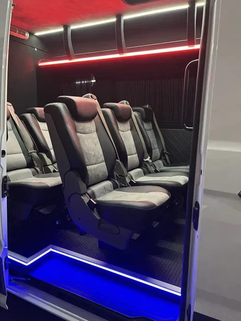 Перетяжка салону легкових автомобілів, мікроавтобусів,автобусів вантажних авто в Бердичеві