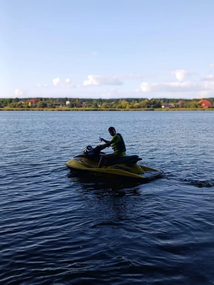 Гідроцикл для веселих пригод на воді