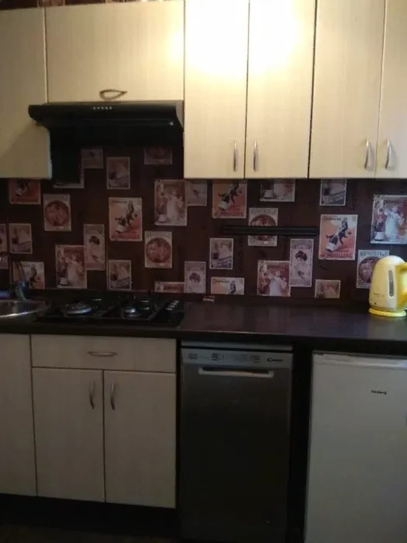 Посуточно светлая 1к квартира на ул. Королева: рядом транспорт, магазины и парк!