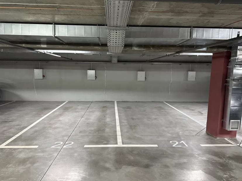 Сдам паркоместо в ЖК К12 бул. Кучеревского 1. Низ пр-та Поля.