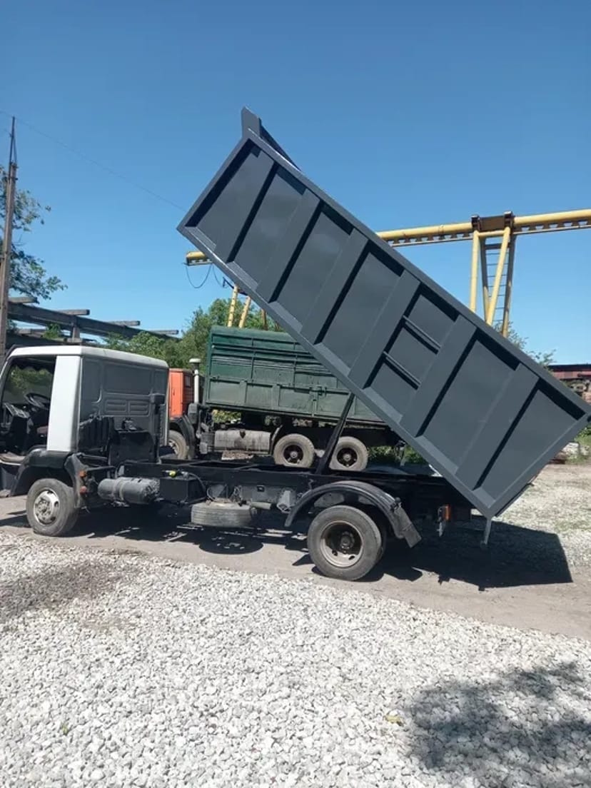 Вантажоперевезення. Самоскид доставка