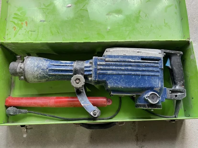 Відбійний молоток бетонолом