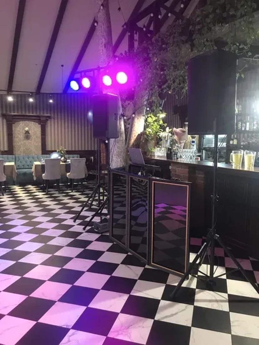 Звукове обладнання апаратури звук світло дим ширма колонки