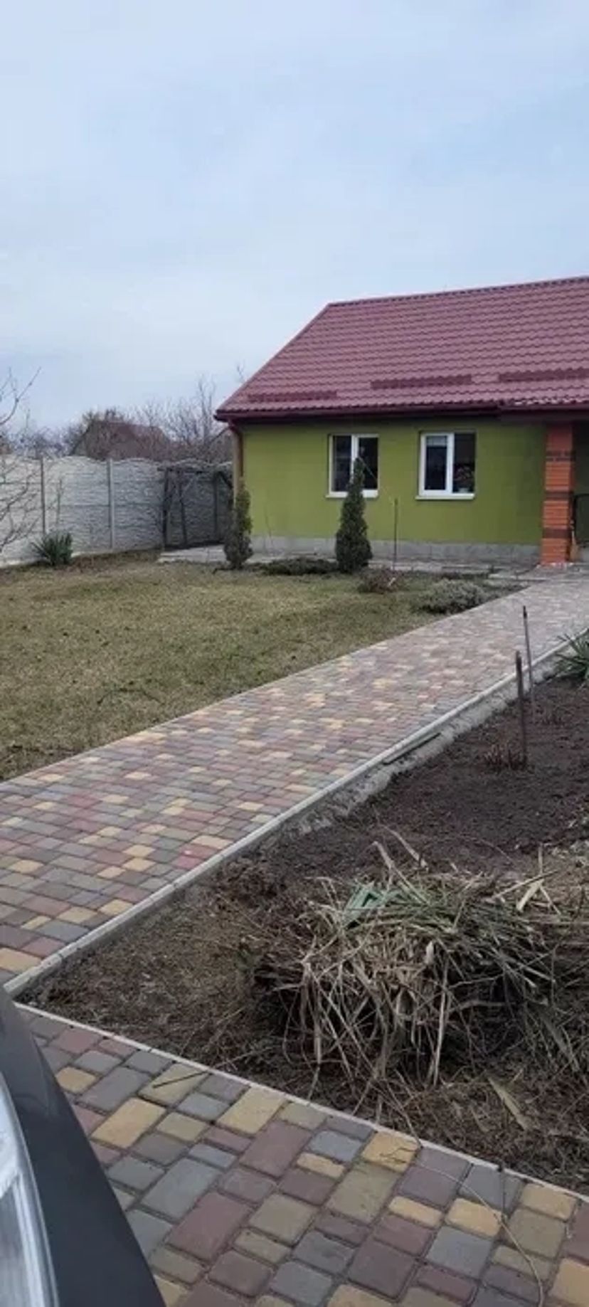 Прибирання ділянки , покос трави спилювання дерев