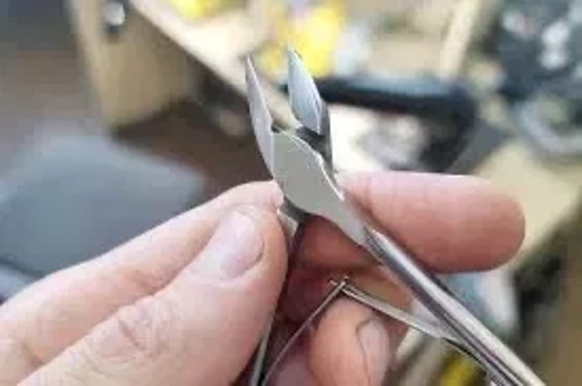 Заточка ножів, перукарського та манікюрного інструменту