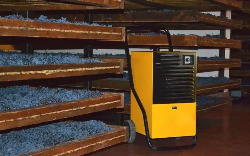 Осушувач повітря 70 л