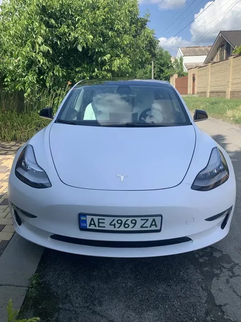 Авто тесла модел 3