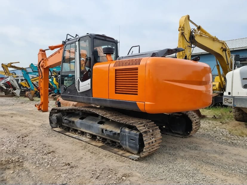 Екскаватор гусеничний - Hitachi ZX 210