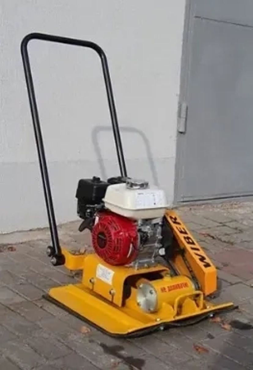 Професійна Віброплита на Базі Двигуна Honda. Надійне Обладнання для Будівництва!