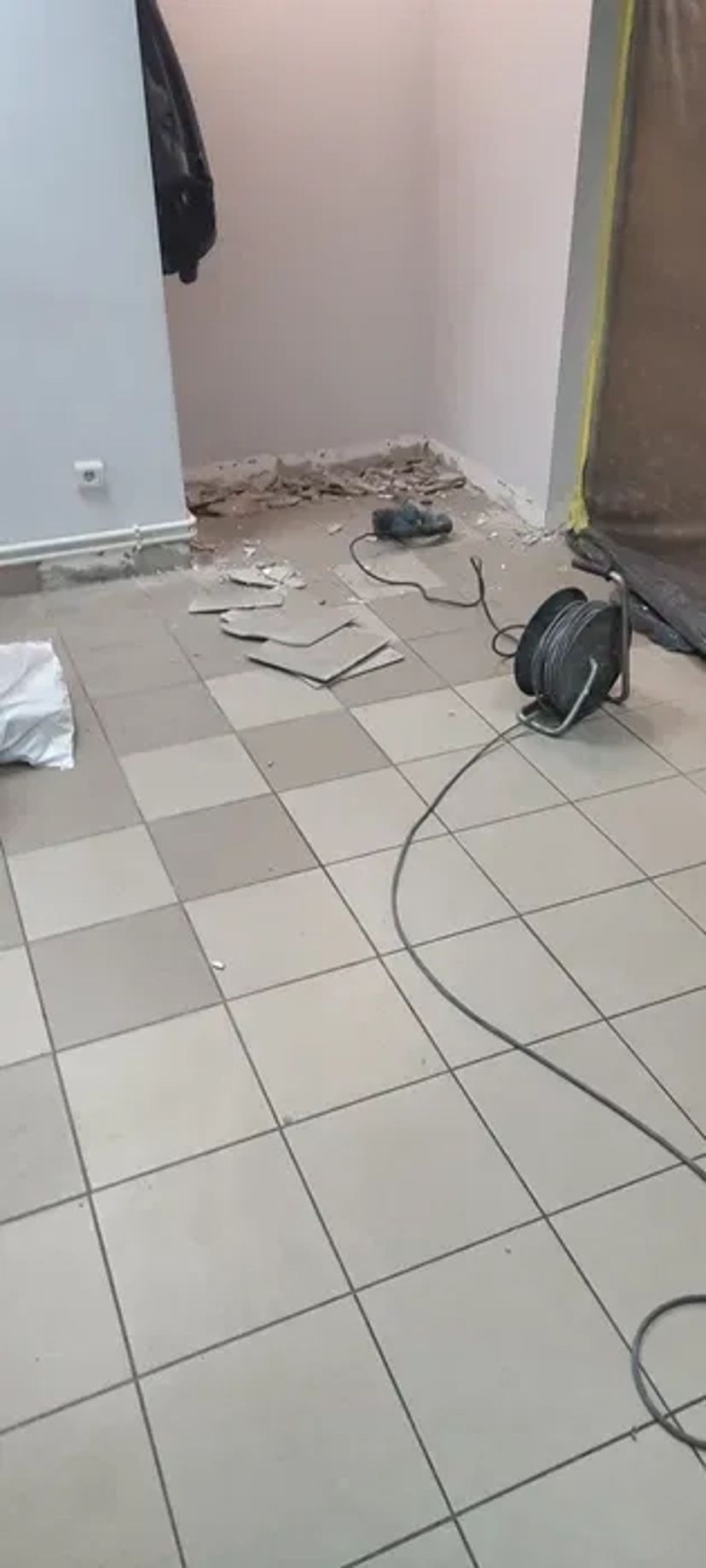 Демонтаж плитки паркету дерев'яної підлоги