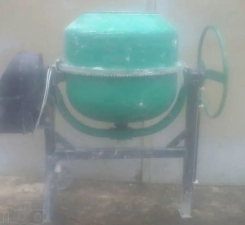 Бетонозмішувач (мішалка)