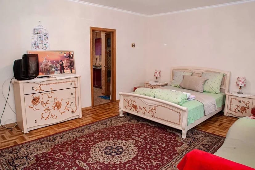 Апартаменти в центрі міста біля нижнього бювету мінеральних вод