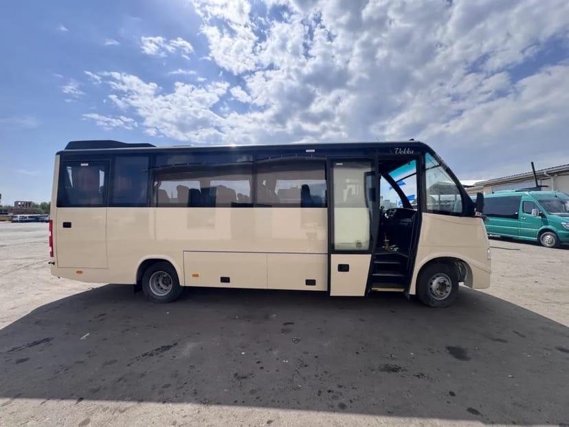Автобус Iveco Rapido на 30 місць