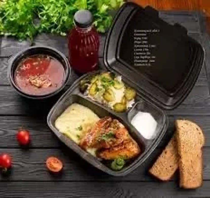 Гарячі комплексні обіди з доставкою — Смачна їжа для вашої команди.