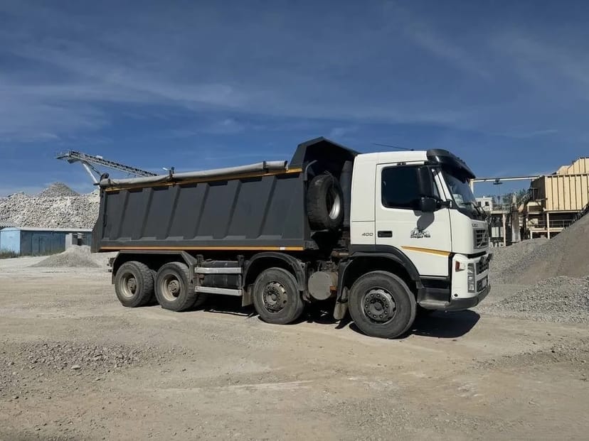 Самоскид Volvo для будівництва та кар'єру
