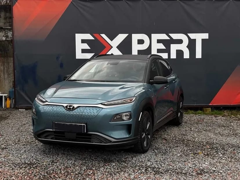 Візьми Hyundai Kona - комфортний крос.
