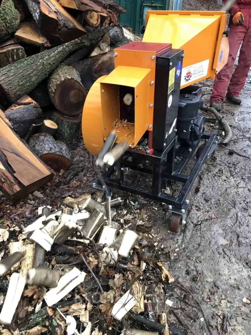 Подрібнювач гілок: швидке прибирання території