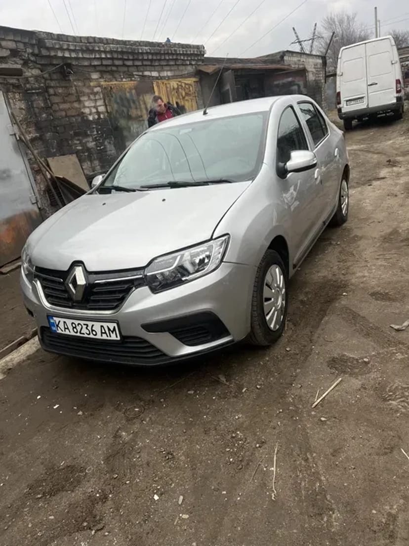 Авто  Renault Logan