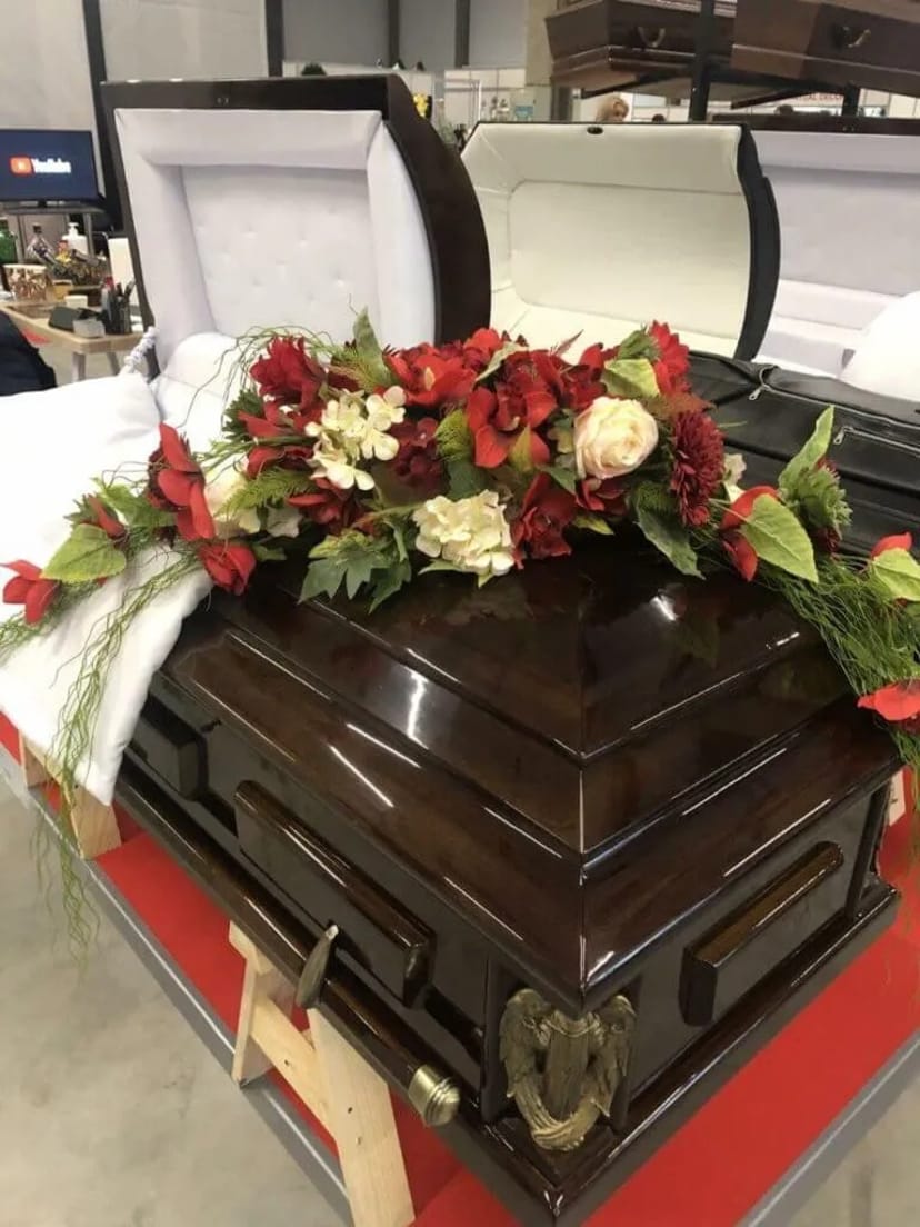 Поховання,  послуги