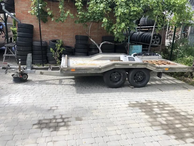 Причіп лавета для перевезення авто