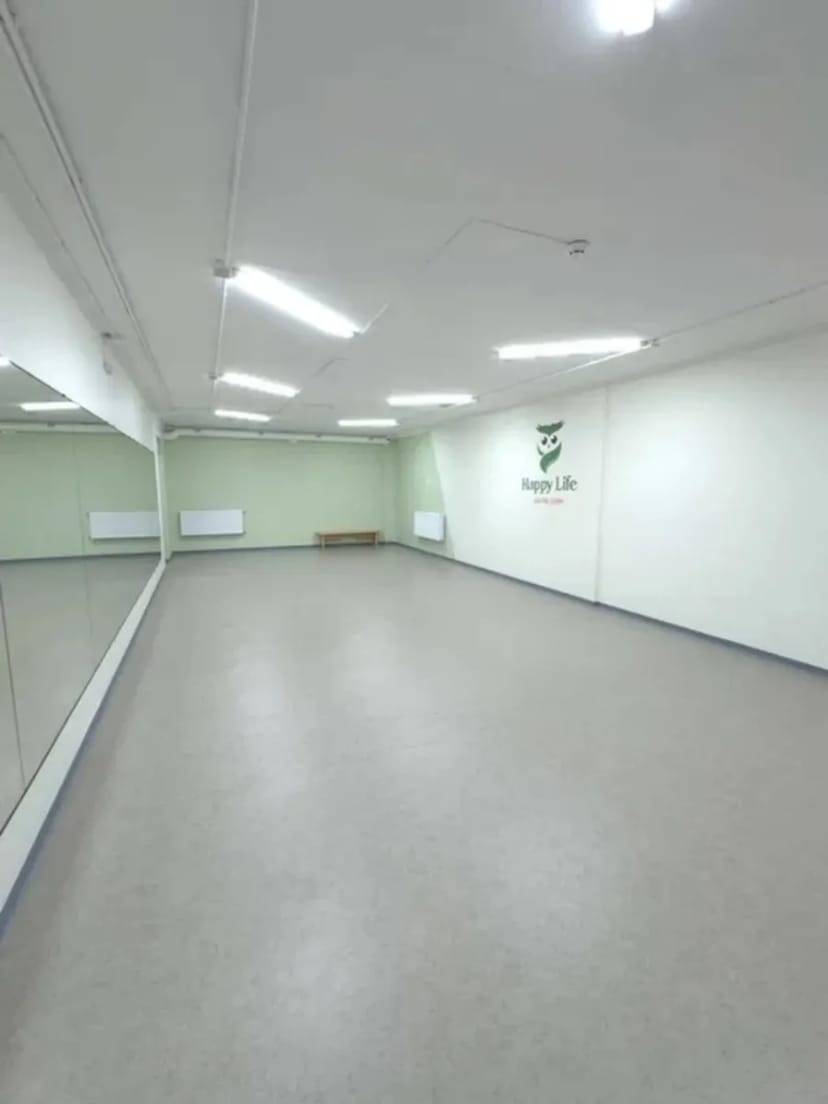 Зал зі зручним розташуванням в ЖК Дрім Таун, 62 м.кв.